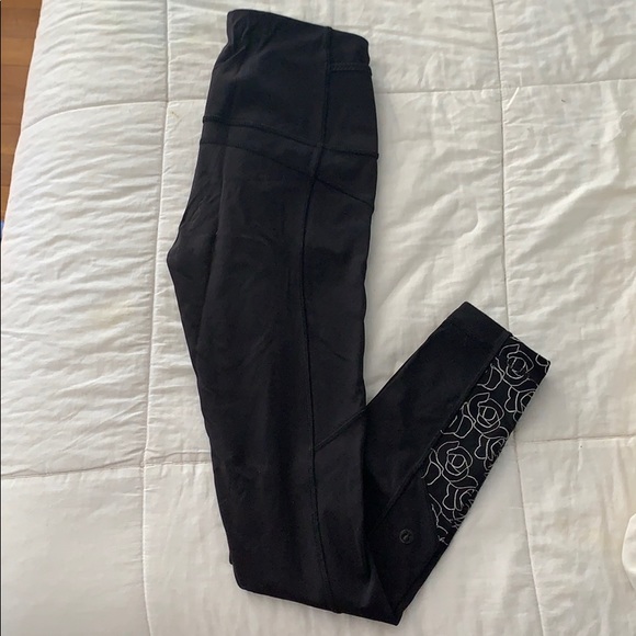 Lululemon lucent ice queen tights - Picture 4 of 7
